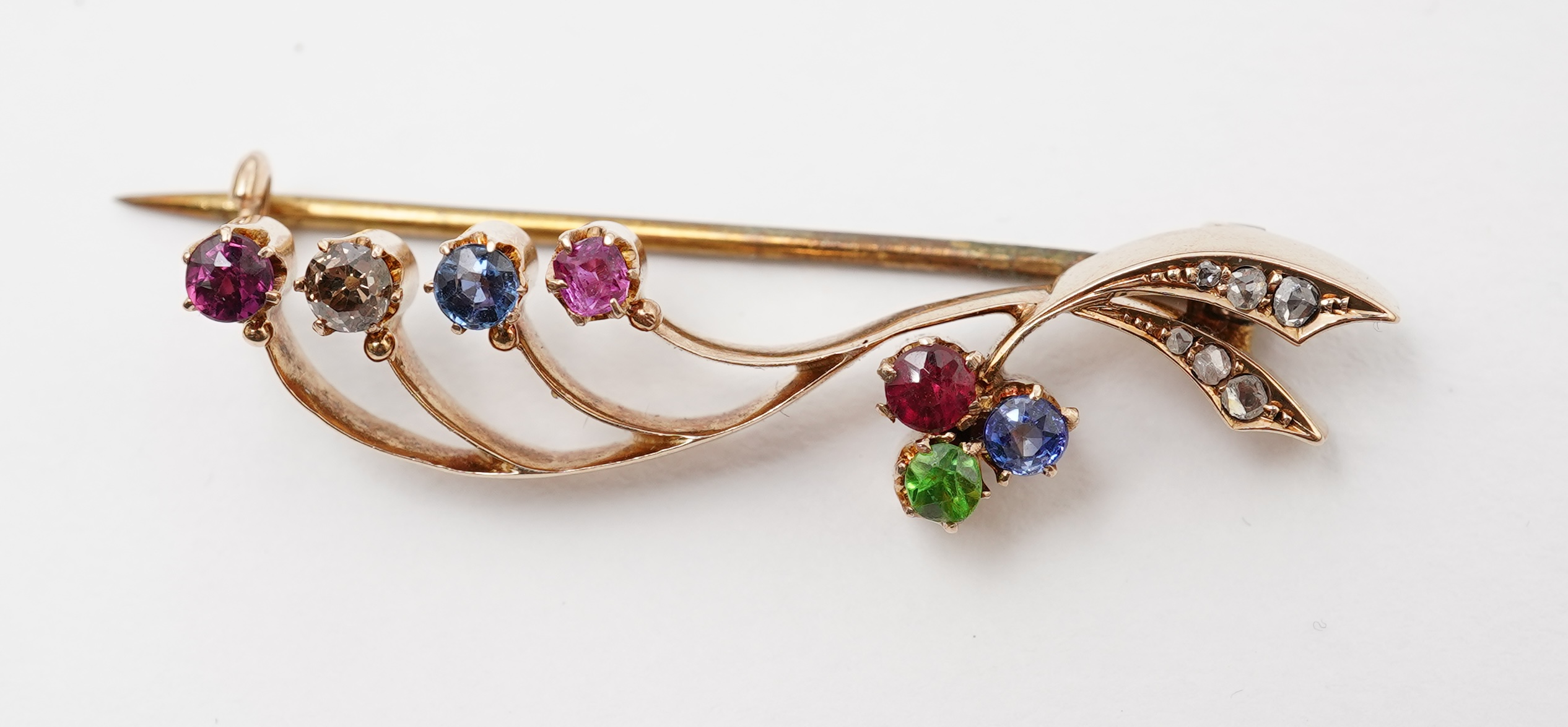 An attractive gem-set brooch, late 19th century